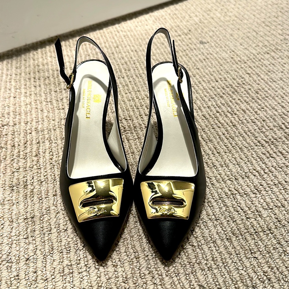 Bruno Magli Women's Amelia Slingback Pump. Brand new never worn.no box sorry.